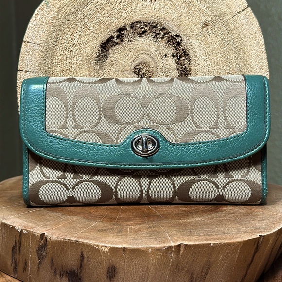 *RARE* COACH Park Signature Checkbook Wallet - Picture 2 of 16